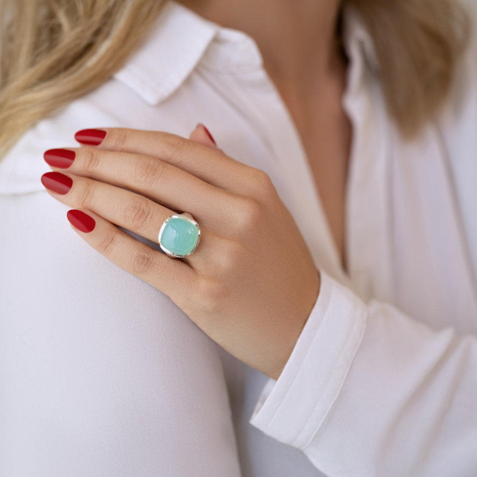 Diamond ring with Chalcedony Charming Blossom