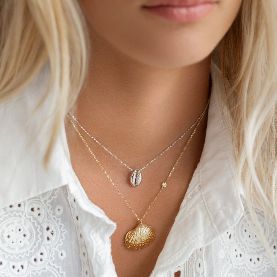 Diamond necklace Luxury Clam