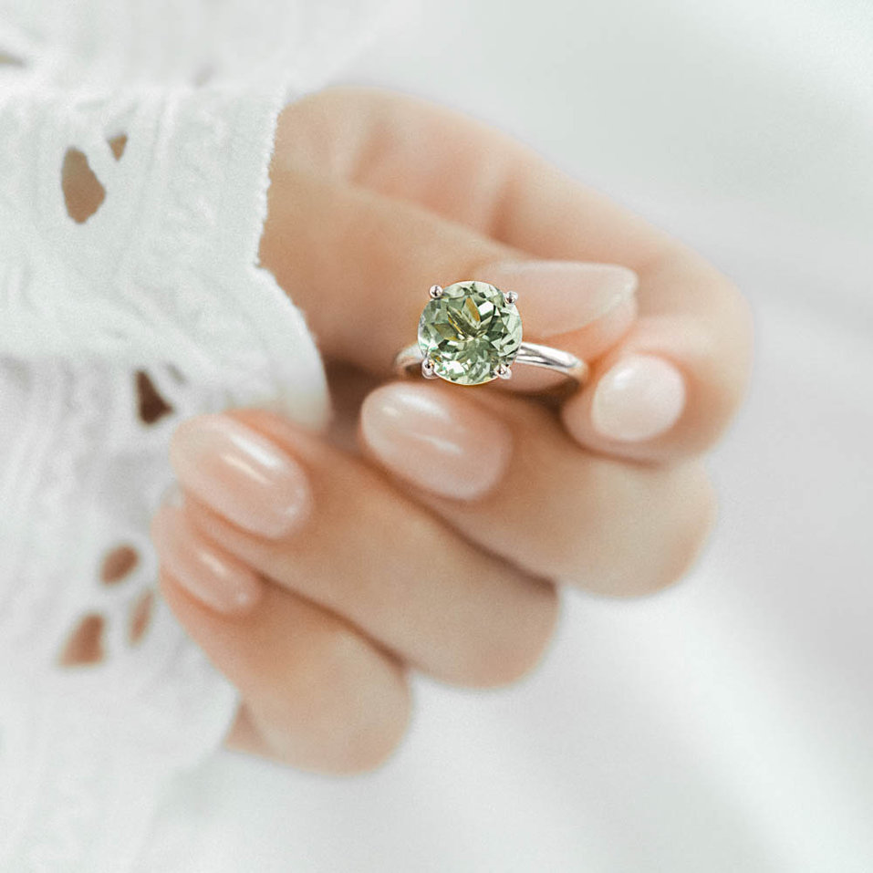 Ring with Rhodolite Bonbon