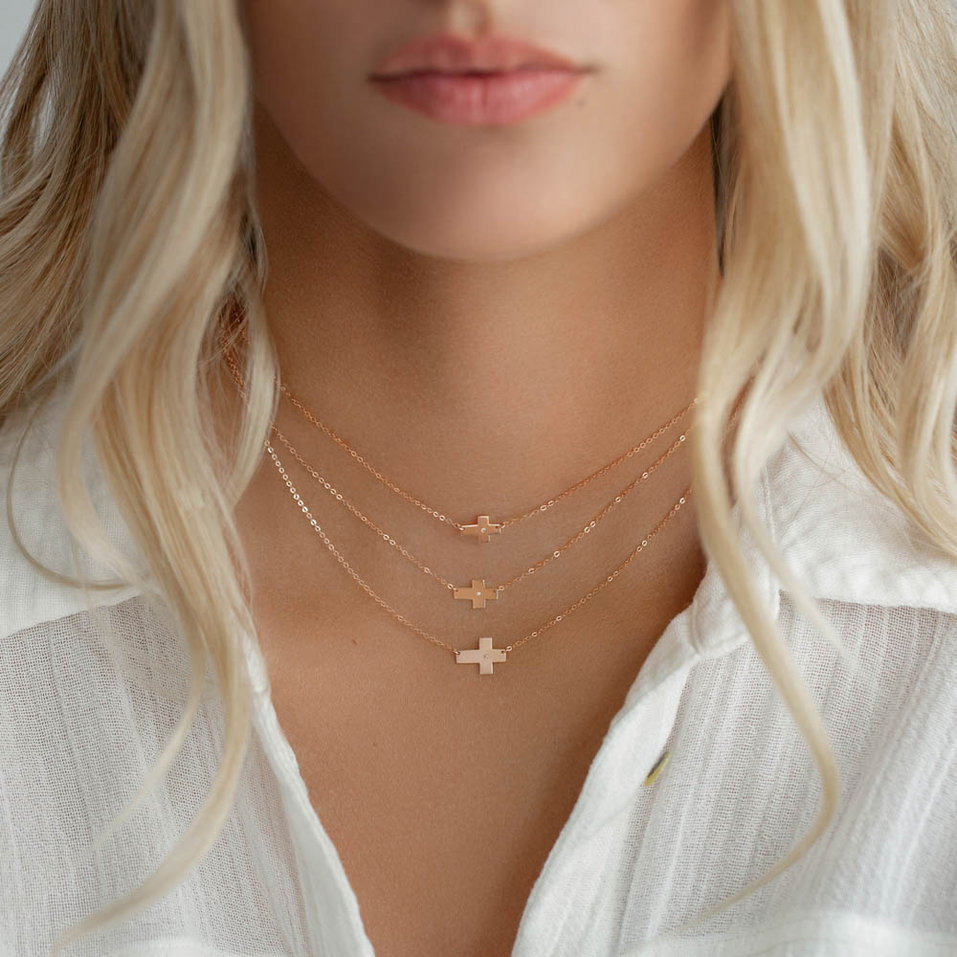 Diamond necklace Cross of Devotion