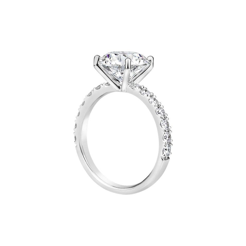 Diamond ring The Ice Queen