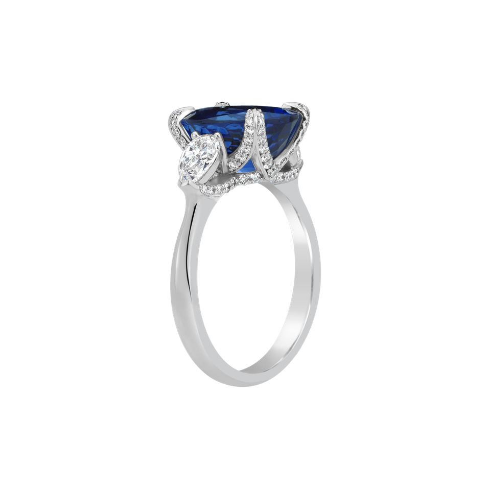 Diamond ring with Tanzanite Valoraine