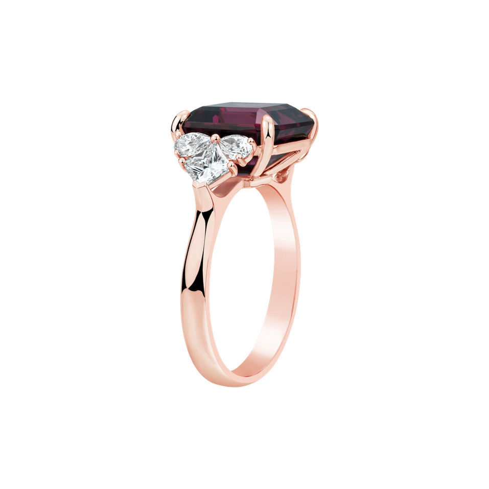 Diamond ring with Rhodolite Vionara
