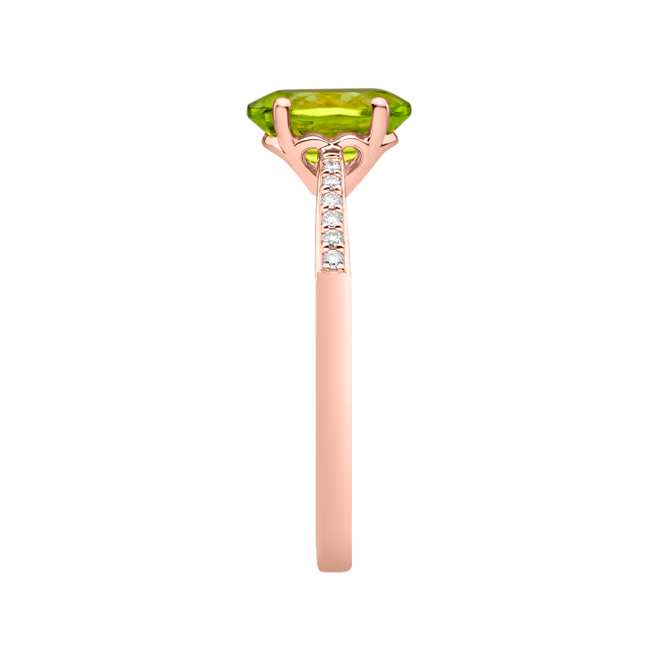 Diamond ring with Peridot Bonbon