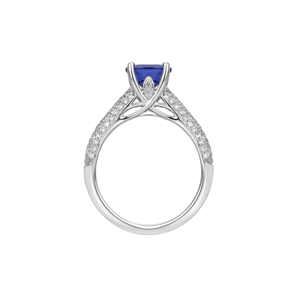 Diamond ring with Tanzanite Margaretha