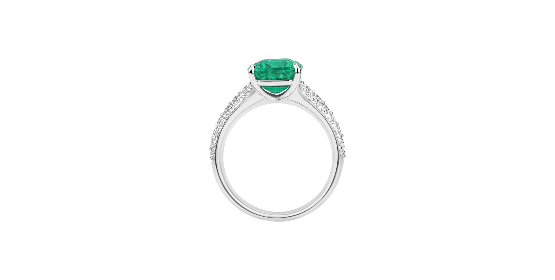 Diamond ring with Emerald Diamond Whisper